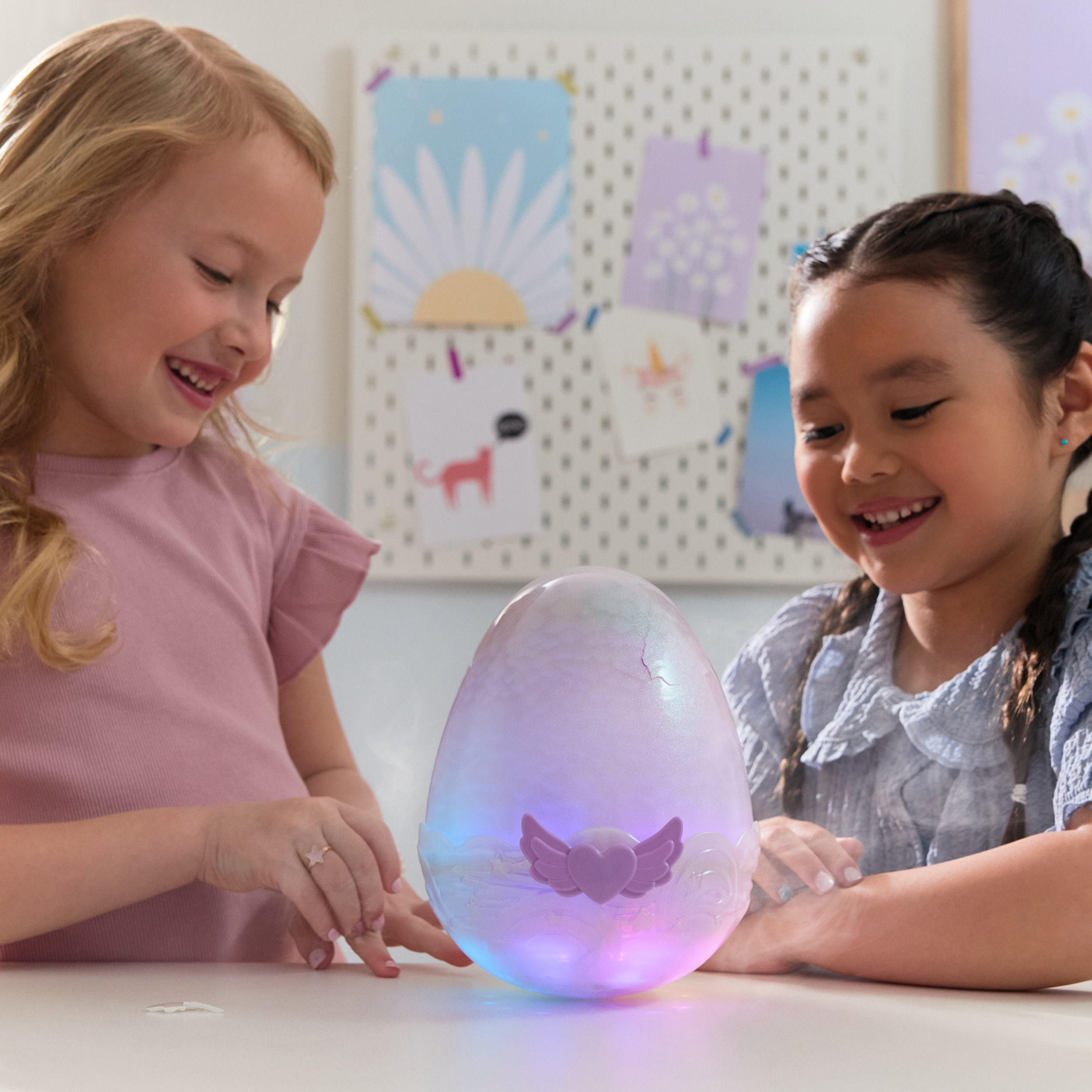 HATCHIMALS Alive Uovo Mystery Hatch Pufficorn, Peluche Interattivo - immagine 4